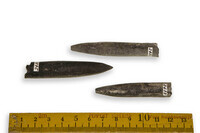 F 02433
<br/>
<br/>
<em></em>